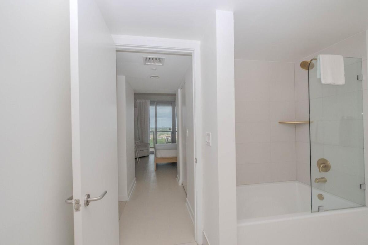 Appartamento 2B 2B Luxury Ocean Views Apt In Hallandale Beach Esterno foto