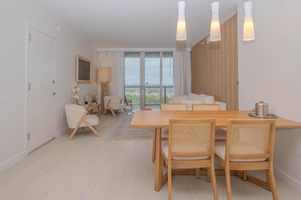 Appartamento 2B 2B Luxury Ocean Views Apt In Hallandale Beach Esterno foto