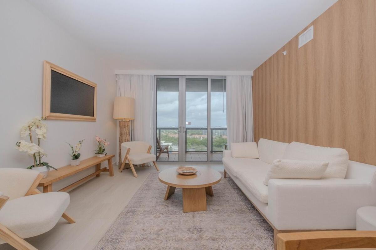 Appartamento 2B 2B Luxury Ocean Views Apt In Hallandale Beach Esterno foto