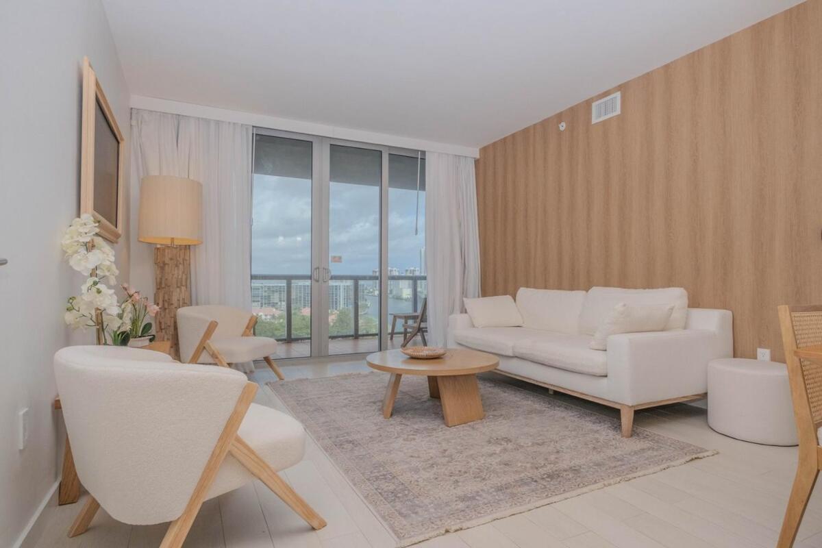 Appartamento 2B 2B Luxury Ocean Views Apt In Hallandale Beach Esterno foto